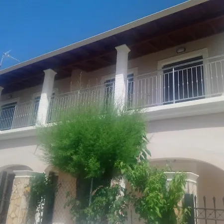Mary's Close To The Sea דירה